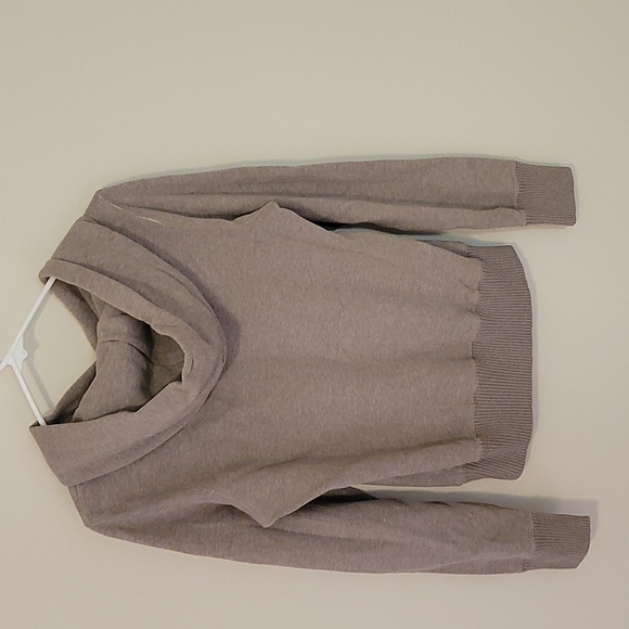 American Eagle Hoodie - Picture 2 of 3